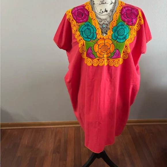 🌸Embroidered Floral Red Dress/Tunic 26” Ptp - Picture 3 of 4